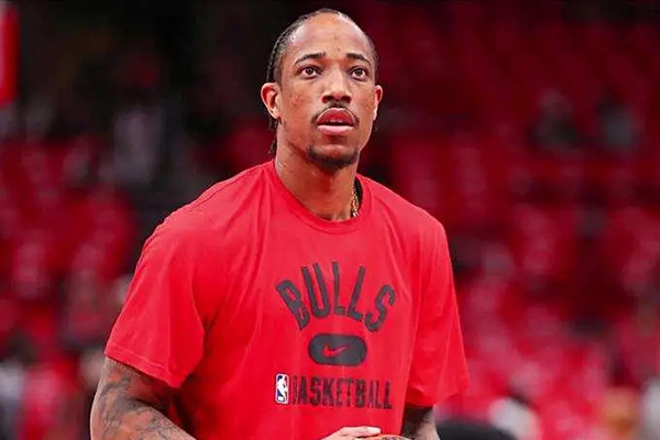 德罗赞底薪加盟湖人!联手詹皇东契奇艾顿组历史级阵容冲冠